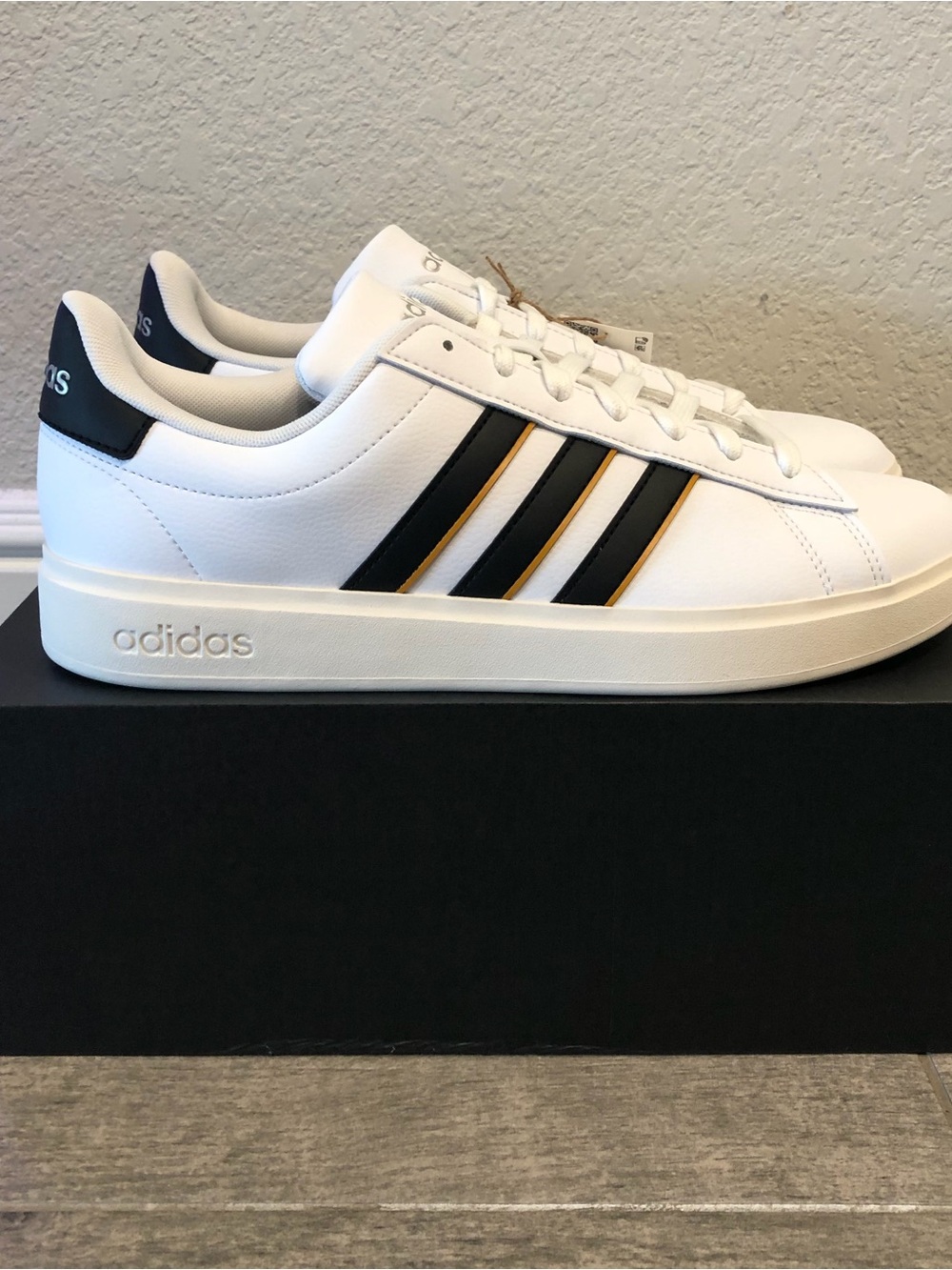 New Adidas Original Grand Court 2.0 Leather Sneakers Men’s Shoes Size 11 or 12